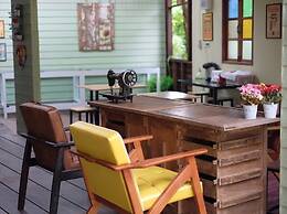 RoomQuest Amphawa Floating Market