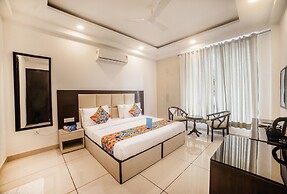 FabHotel Noida Suites Sector 20