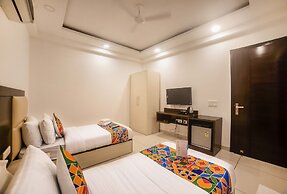 FabHotel Noida Suites Sector 20