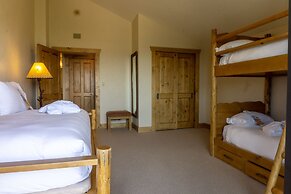 Three Bedroom Penthouse at the base of Canyons by RedAwning - Save 20%