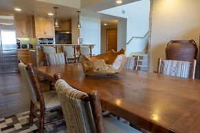 Three Bedroom Penthouse at the base of Canyons by RedAwning - Save 20%