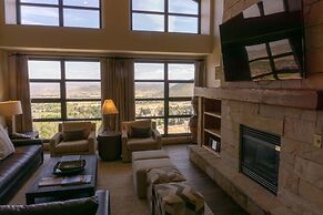 Three Bedroom Penthouse at the base of Canyons by RedAwning - Save 20%