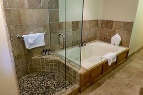 Three Bedroom Penthouse at the base of Canyons by RedAwning - Save 20%