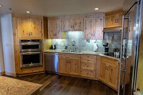 Four Bedroom Penthouse in Canyons Village by RedAwning - Save 20% on 7