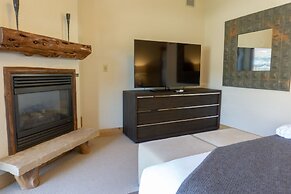 Four Bedroom Penthouse in Canyons Village by RedAwning - Save 20% on 7