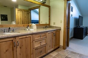 Four Bedroom Penthouse in Canyons Village by RedAwning - Save 20% on 7