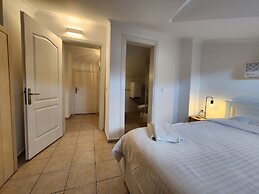 Terrace Life Palm Apart