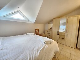 Terrace Life Palm Apart