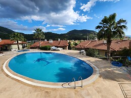 Terrace Life Palm Apart