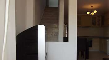 Terrace Life Palm Apart