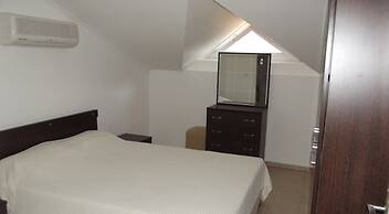 Terrace Life Palm Apart