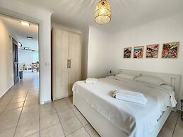 Terrace Life Palm Apart