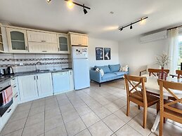 Terrace Life Palm Apart