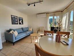 Terrace Life Palm Apart