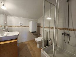 Terrace Life Palm Apart