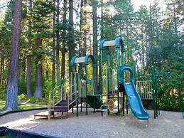 Northstar Luxury Lodgepole 4 Bedroom Home by RedAwning