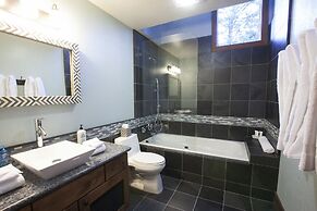 Northstar Luxury Lodgepole 4 Bedroom Home by RedAwning