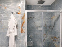 Isola Bella Infinity Suites