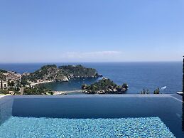 Isola Bella Infinity Suites