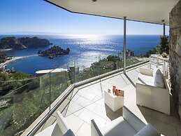 Isola Bella Infinity Suites