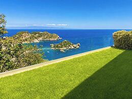 Isola Bella Infinity Suites