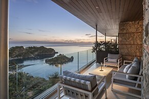 Isola Bella Infinity Suites