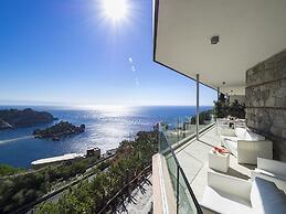 Isola Bella Infinity Suites