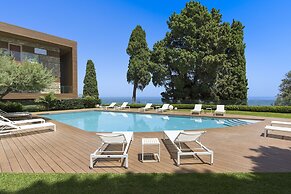 Isola Bella Infinity Suites