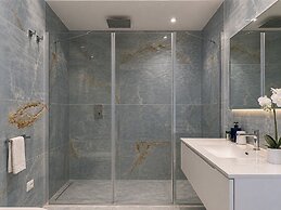 Isola Bella Infinity Suites