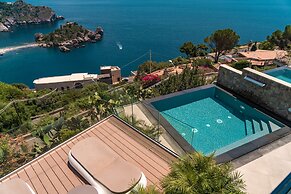 Isola Bella Infinity Suites