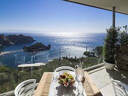 Isola Bella Infinity Suites