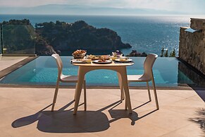 Isola Bella Infinity Suites