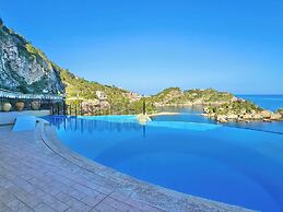 Isola Bella Infinity Suites