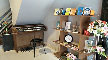 Vintage Wooden House 177