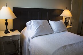 French Camp Bed and Breakfast