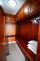 Modern House Pool AC WiFi