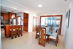 Modern House Pool AC WiFi