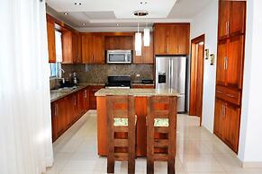 Modern House Pool AC WiFi