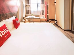 ibis Zhengzhou Longhai Road