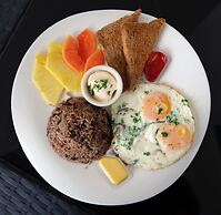 PACIFIC SUITES Boutique Hotel & Bistro