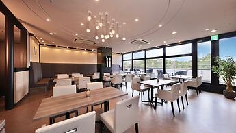 MINAMISENRI Crystal Hotel