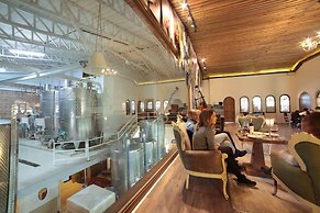Vinifera Vineyards Hotel