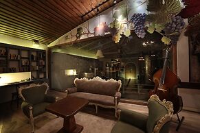 Vinifera Vineyards Hotel