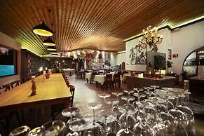 Vinifera Vineyards Hotel