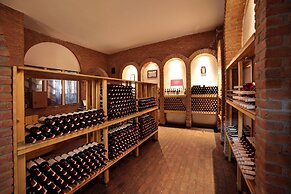 Vinifera Vineyards Hotel