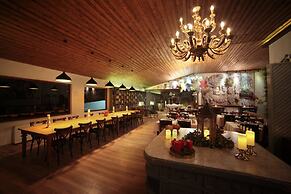 Vinifera Vineyards Hotel