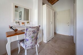 Vinifera Vineyards Hotel