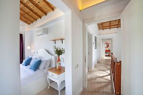 Vinifera Vineyards Hotel