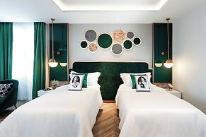 La Seine Boutique Hotel