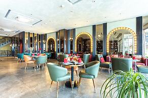 La Seine Boutique Hotel